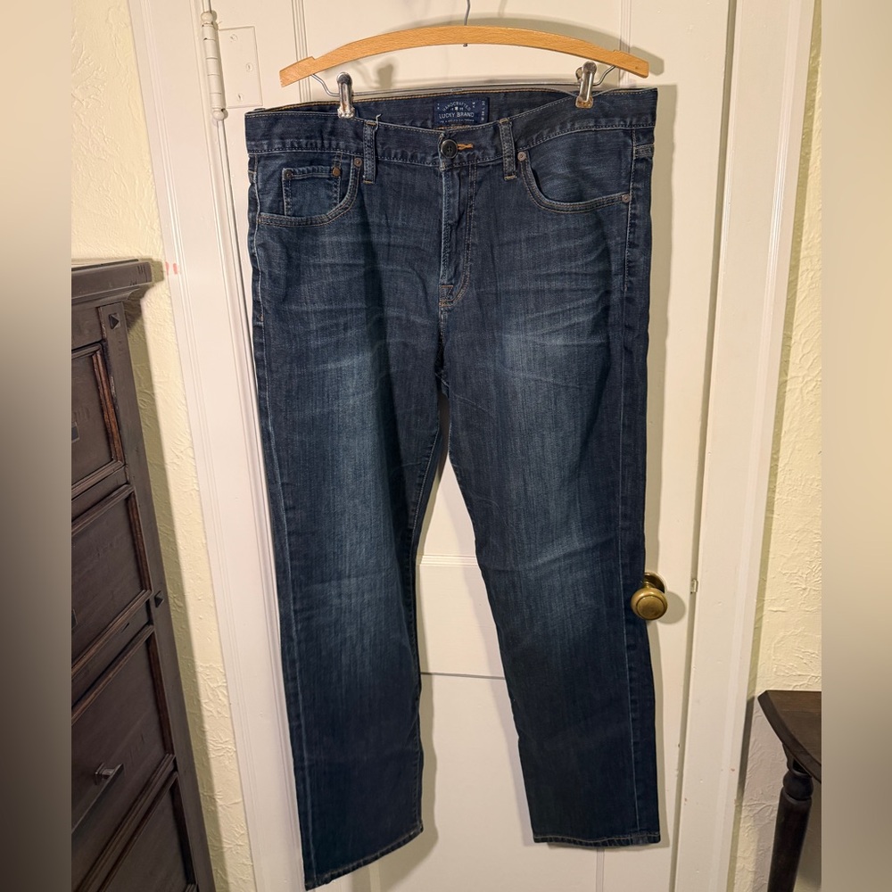 Lucky Brand Men's medium Blue Straight Jeans